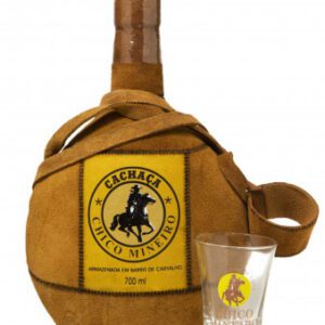 Cachaça Chico Mineiro Ouro Cantil Boiadeiro Couro c/ Copo 700 ml
