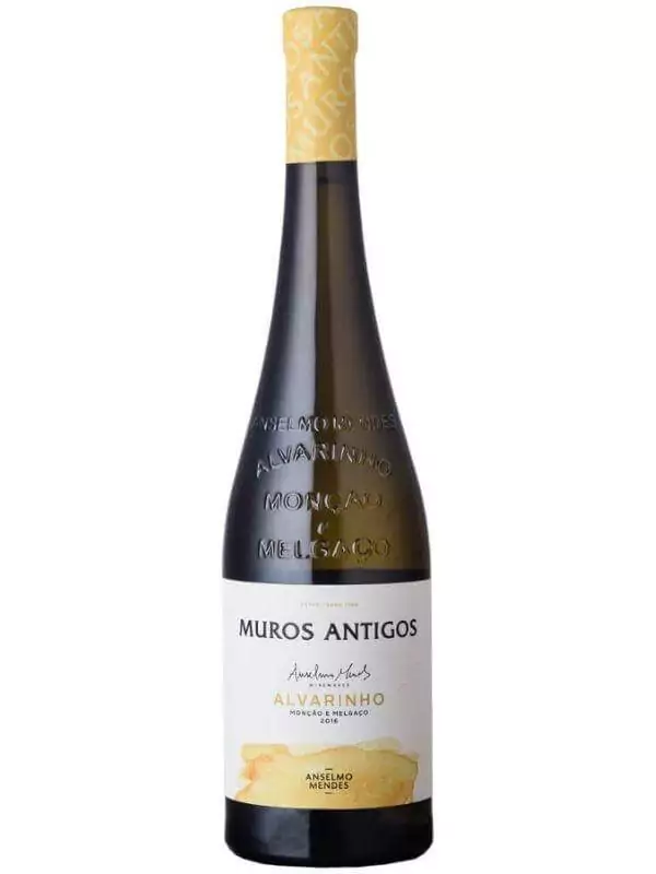 Muros-Antigos-Alvarinho-Vinho-Verde.webp